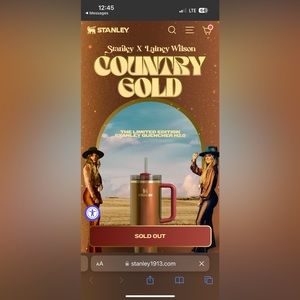Stanley X Lainey Wilson - Country Gold 40oz Quencher